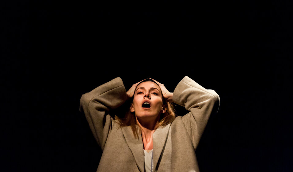 Tamara Dragičević u predstavi Mama