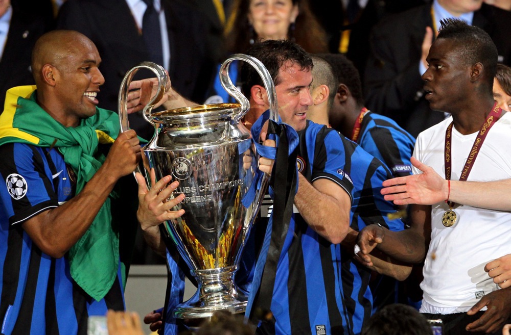 Prvi "rojal fleš" Mančester sitija, a drugi Gvardiolin: Treći tim koji je trostruki prvak, osvajač domaćeg kupa i evropski superšampion u isto vreme 3 Prvi "rojal fleš" Mančester sitija, a drugi Gvardiolin: Treći tim koji je trostruki prvak, osvajač domaćeg kupa i evropski superšampion u isto vreme 4