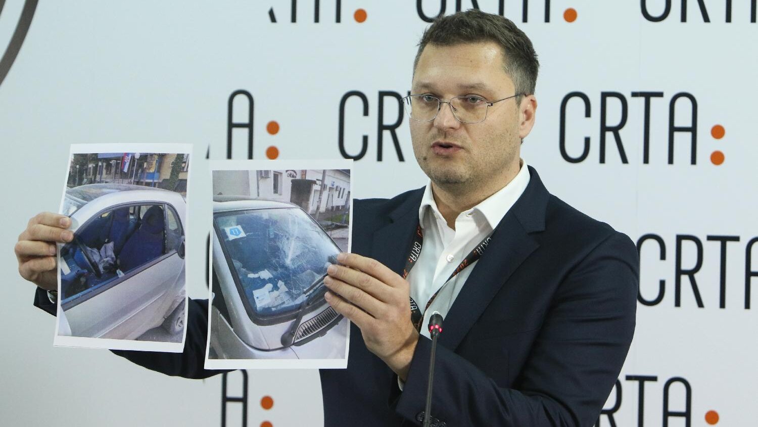 Izbori u fotografijama: Kako je teklo glasanje na biračkim mestima u Srbiji (FOTO) 11