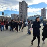 Studenti novosadskog univerziteta otputovali na proteste i blokadu saobraćaja u Beograd 6