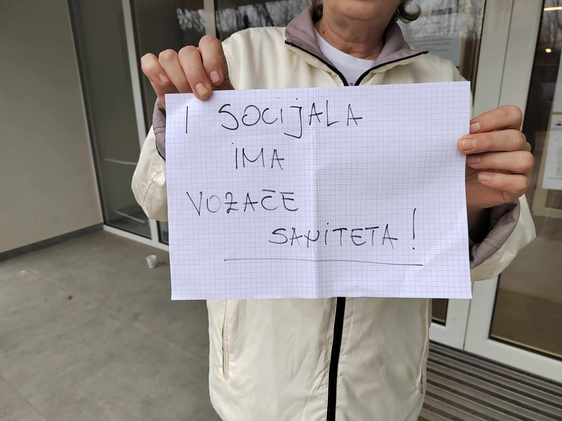 "Koliko košta kičma radnika kuhinje": Radnici u socijalnoj zaštiti štrajkovali od "pet do 12" 4