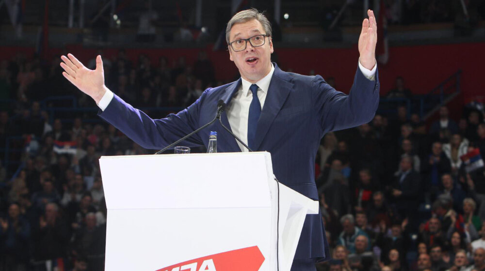 Zahvalnost Vučiću za lečenje, testiranje, lekove: Koliko se zdravstvo koristi u predizborne svrhe, pa čak i konferencije za novinare udruženja obolelih? 1