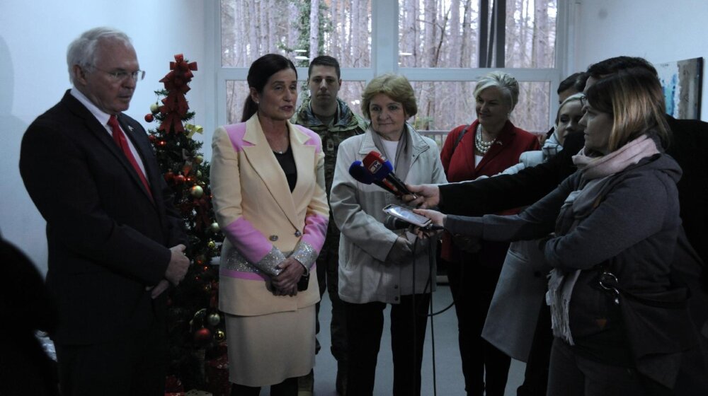 Danica Grujičić i Kristofer Hil prisustvovali otvaranju renoviranog Instituta "Dr Cvetko Brajović" 1