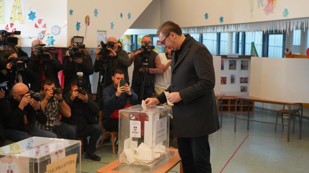 "Srbija protiv nasilja" ubedljivo pobedila na biračkom mestu na kojem glasa Vučić 1