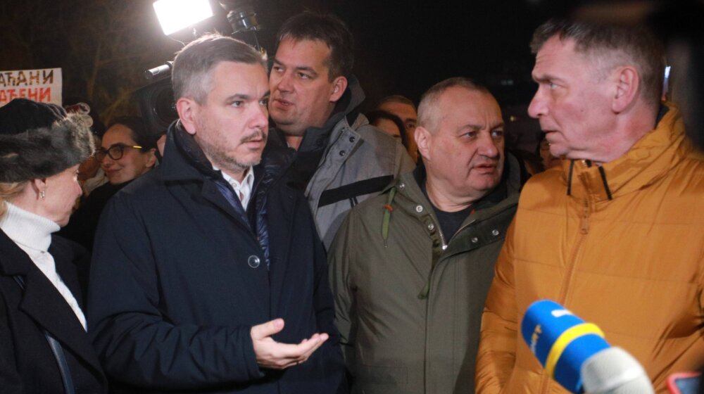 Jovanović i Milivojević ispred RIK-a: Dosta je reči, od večeras će ova zgrada biti slobodna 1