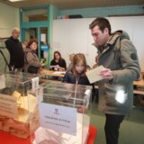 Veselinović: Nadam se mirnoj tranziciji vlasti 5