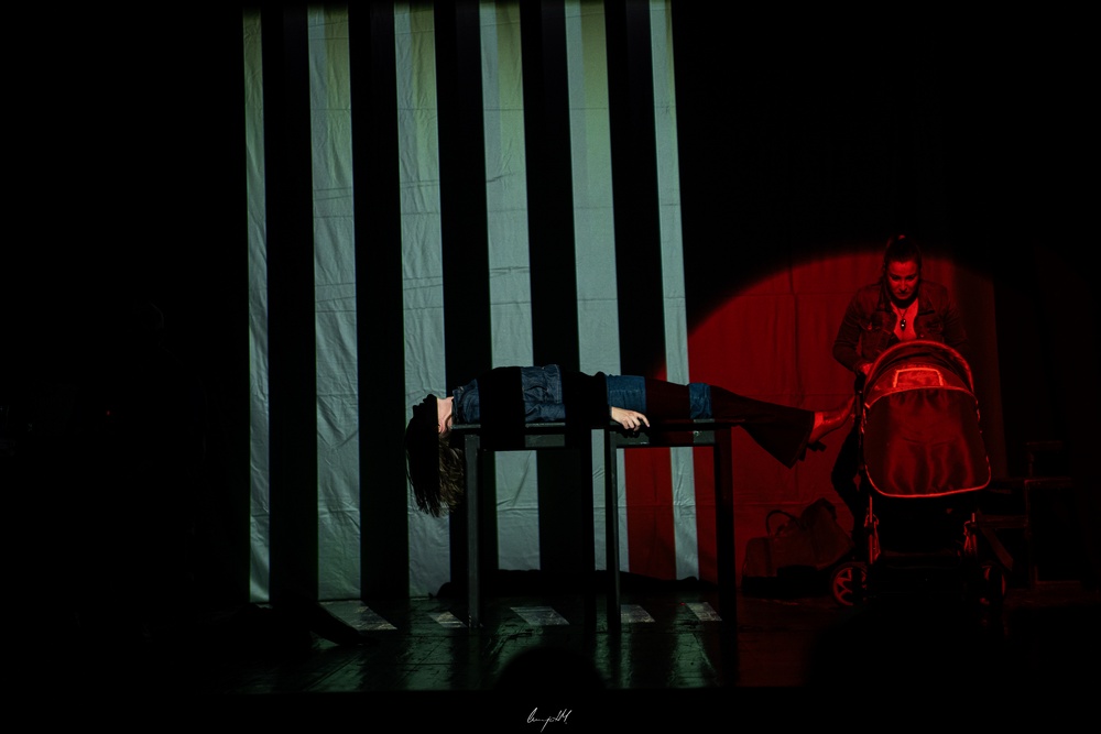 Jelena Bogavac: U našem društvenom sklopu koji je ceo zaključan u nasilju, biti žrtva je nešto najnormalnije, s tim se živi 4 Jelena Bogavac: U našem društvenom sklopu koji je ceo zaključan u nasilju, biti žrtva je nešto najnormalnije, s tim se živi 4