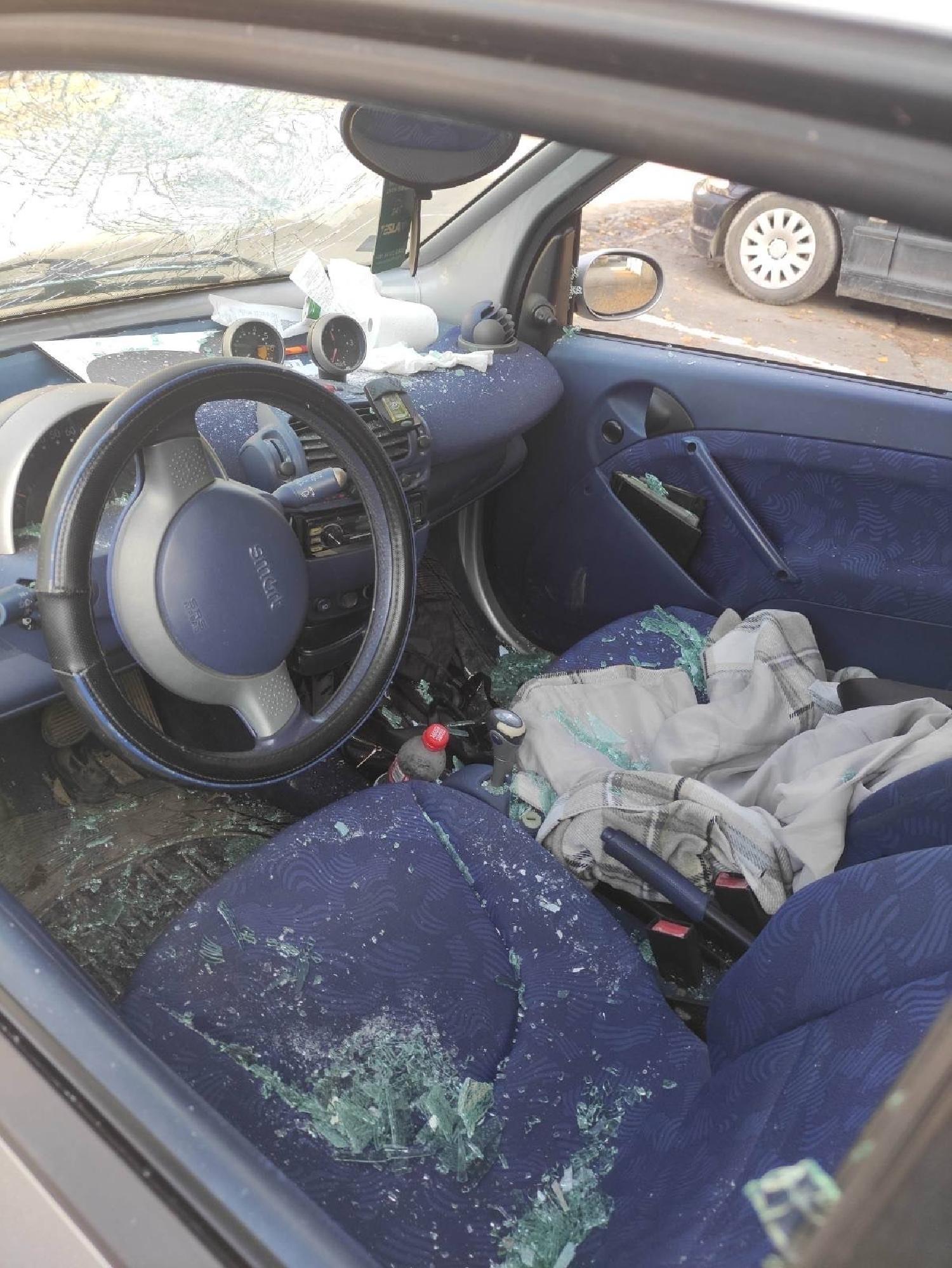 Izbori u fotografijama: Kako je teklo glasanje na biračkim mestima u Srbiji (FOTO) 18