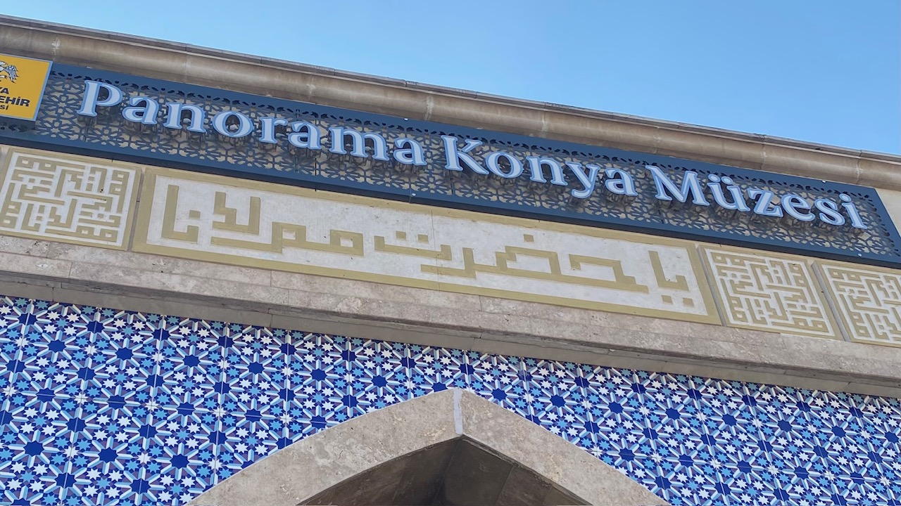 Reporterka Danasa u turskoj Konji: Ljubav prema Rumiju, mistični ples “vrtećih” derviša i hrana “prste da poližeš” (FOTO, VIDEO) 6 Reporterka Danasa u turskoj Konji: Ljubav prema Rumiju, mistični ples “vrtećih” derviša i hrana “prste da poližeš” (FOTO, VIDEO) 7