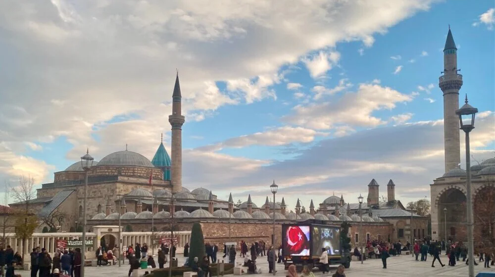 Reporterka Danasa u turskoj Konji: Ljubav prema Rumiju, mistični ples “vrtećih” derviša i hrana “prste da poližeš” (FOTO, VIDEO) 1