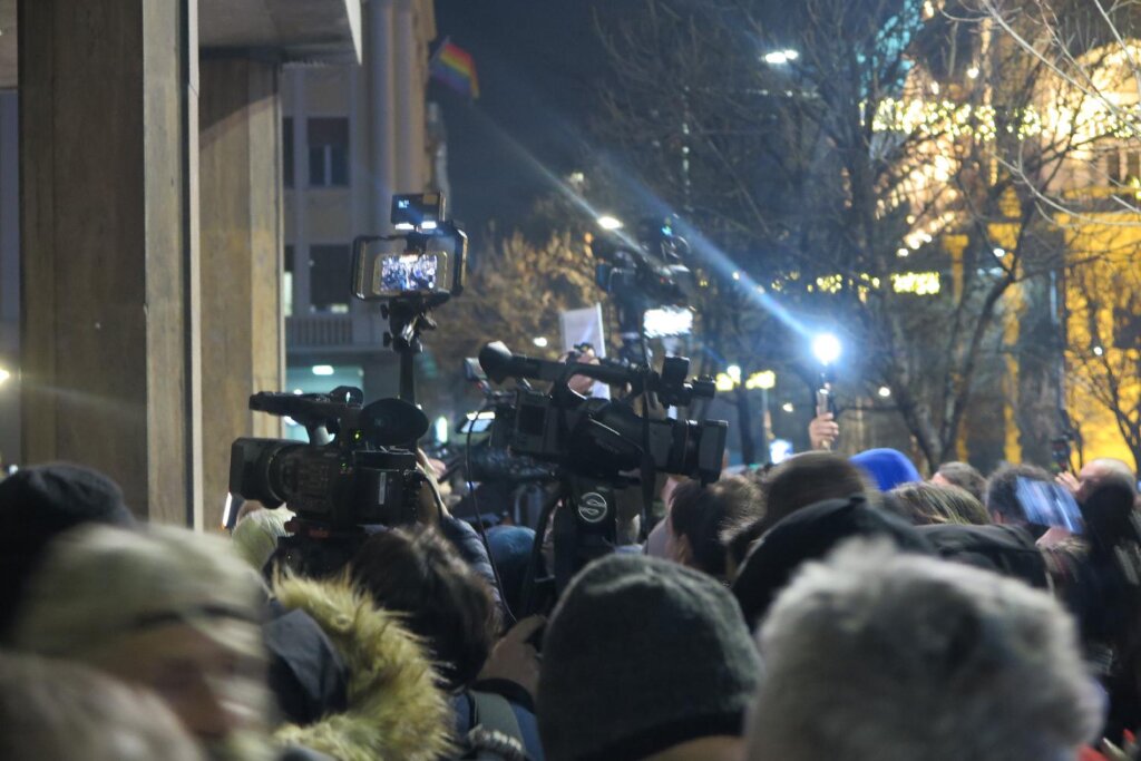 Protest koalicije "Srbija protiv nasilja" ispred RIK-a kroz fotografije 23 Protest koalicije "Srbija protiv nasilja" ispred RIK-a kroz fotografije 23