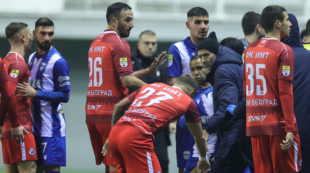 Tuča na meču IMT – Novi Pazar: Ljajić se sukobio sa rivalom, na tribinama nastao haos 1