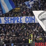 Italija obeležila godišnjicu smrti Siniše Mihajlovića: Dirljive poruke na stadionima i pokloni za porodicu 5