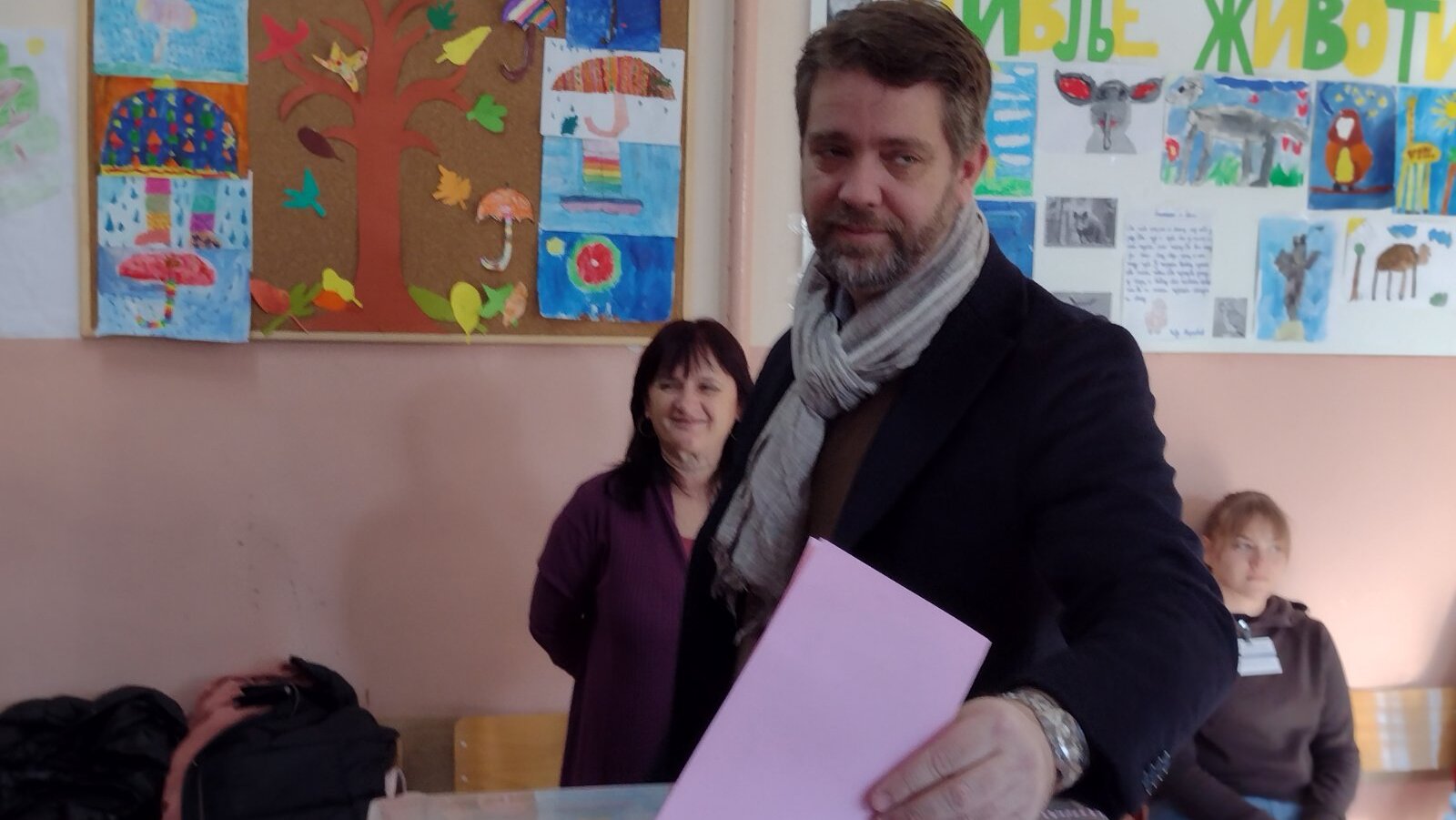 LOKALNI IZBORI - Pokrajinski izbori na 59,82 odsto obrađenih rezultata: SNS 51,6 odsto, SPN 15,73, SVM 9,3. Rasim Ljajić proglasio pobedu u Novom Pazaru 11