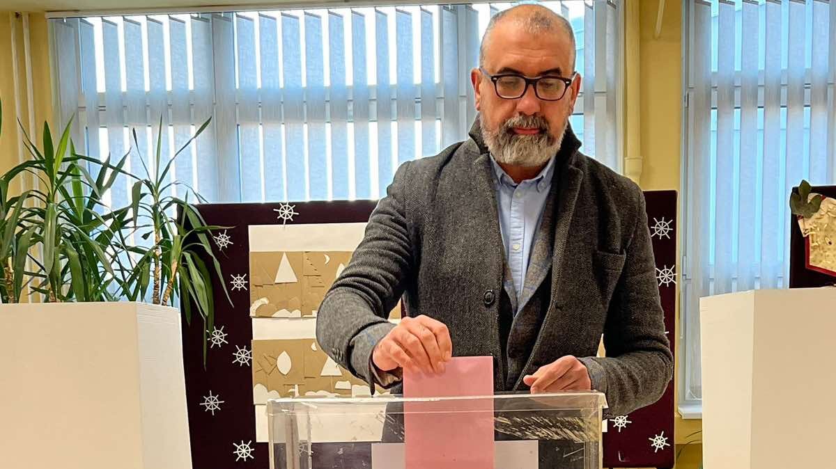 LOKALNI IZBORI - Pokrajinski izbori na 59,82 odsto obrađenih rezultata: SNS 51,6 odsto, SPN 15,73, SVM 9,3. Rasim Ljajić proglasio pobedu u Novom Pazaru 14