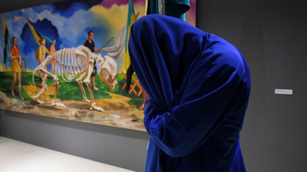 Performansom „Hod zastava“ otvorena izložba „Ukrštanje“ Mihaela Milunovića 1