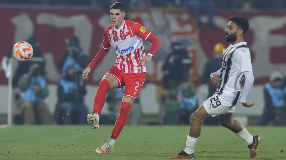 Crvena zvezda u 171. večitom derbiju sa posvetom Siniši Mihajloviću na dresu (FOTO) 1