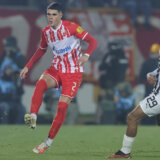 Crvena zvezda u 171. večitom derbiju sa posvetom Siniši Mihajloviću na dresu (FOTO) 3