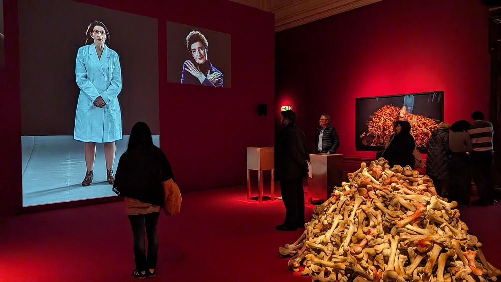 Marina Abramović, umetnica koja je obeležila jesen u Londonu 3 Marina Abramović, umetnica koja je obeležila jesen u Londonu 2