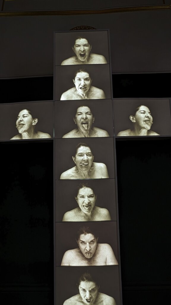 Marina Abramović, umetnica koja je obeležila jesen u Londonu 4 Marina Abramović, umetnica koja je obeležila jesen u Londonu 3