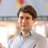 Vlast u Srbiji gura nezavisne medije u jednoumlje: Pavol Szalai iz Reportera bez granica za Danas 5