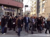 U Kragujevcu priveden advokat na protestu zbog napada policajca na njihovog kolegu: Gore je bilo samo kad su nas komnisti streljali, poručili kragujevački branioci (FOTO) 3