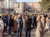 U Kragujevcu priveden advokat na protestu zbog napada policajca na njihovog kolegu: Gore je bilo samo kad su nas komnisti streljali, poručili kragujevački branioci (FOTO) 18