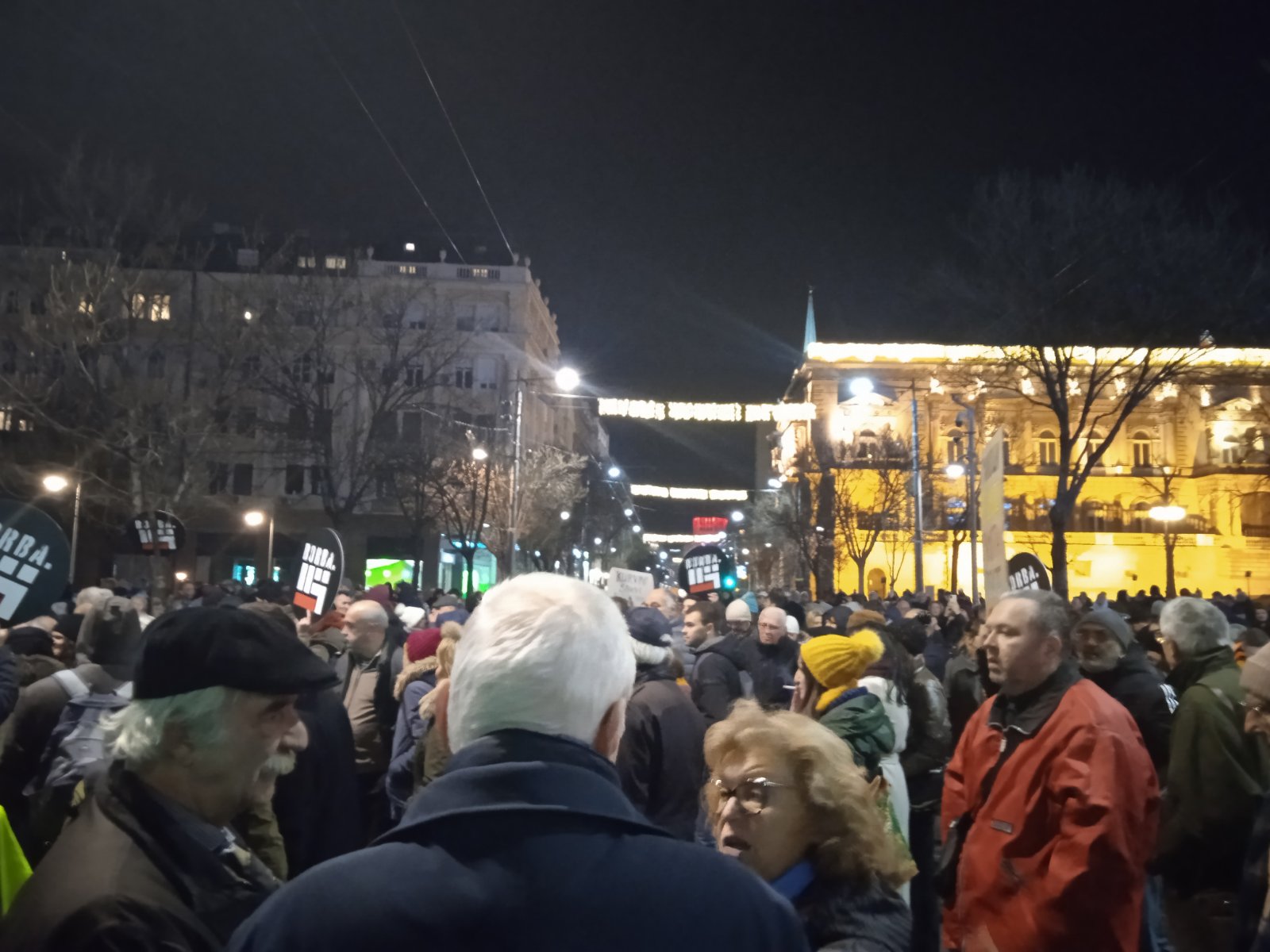 Završen šesti protest ispred RIK-a, od večeras sedmoro političara štrajkuje glađu, za sutra najavljen veliki skup (FOTO, VIDEO) 4