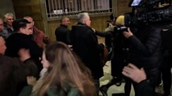 Skup „Srbija protiv nasilja“obeležili brojni incidenti, napad na direktora RZS, početak štrajka glađu Tepić i Aleksića (VIDEO, FOTO) 15