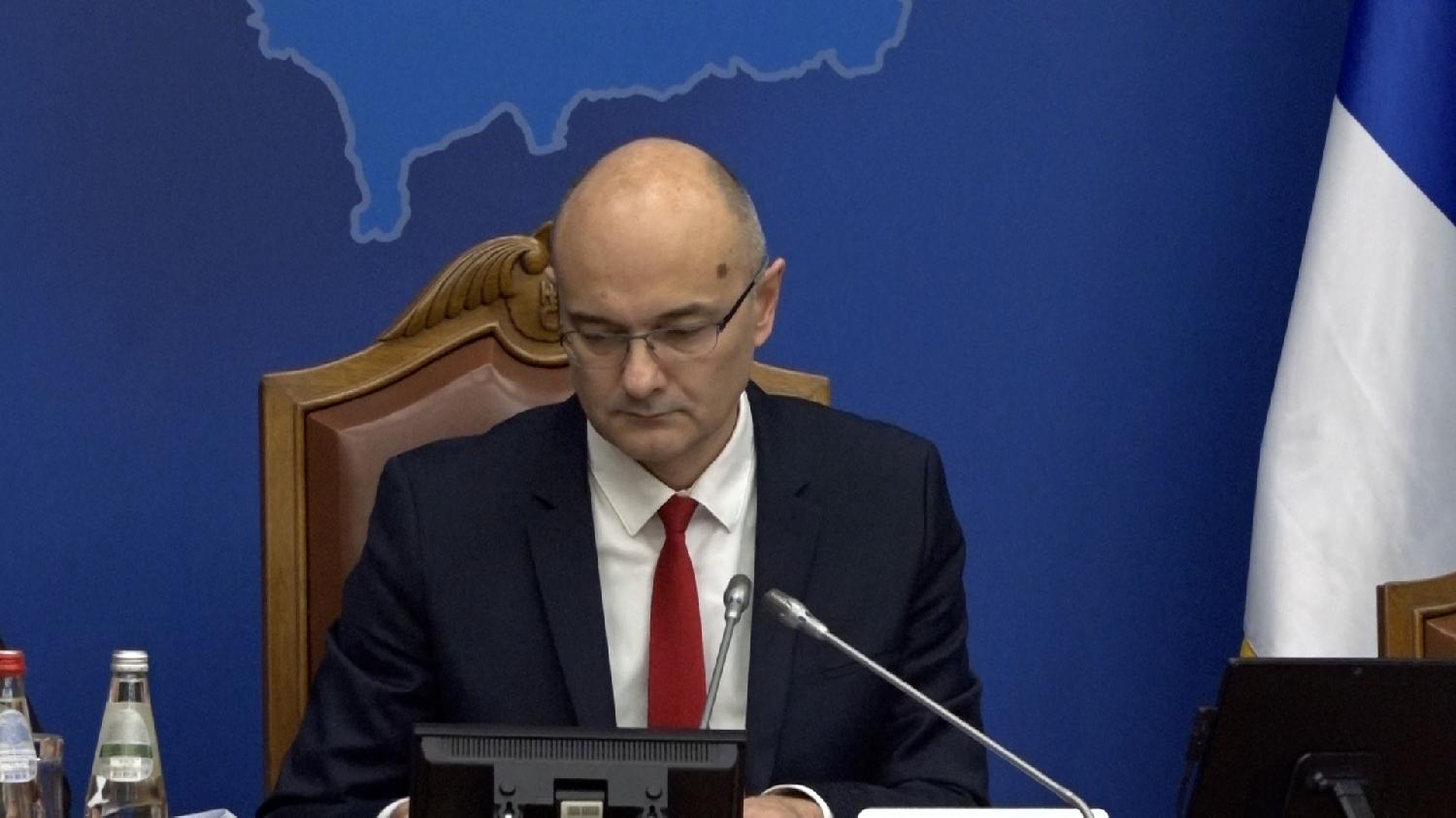 Izbori u fotografijama: Kako je teklo glasanje na biračkim mestima u Srbiji (FOTO) 17