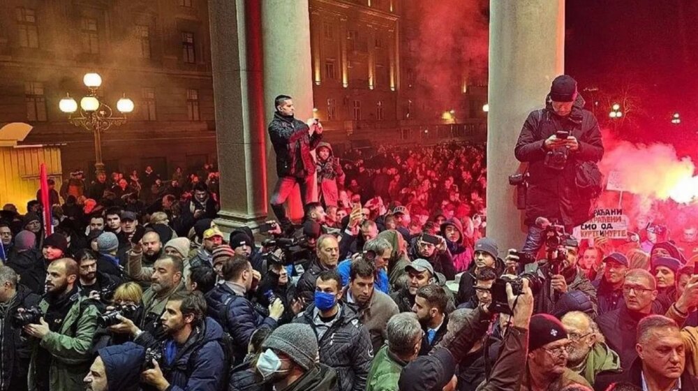 Od tragedija u Ribnikaru i kod Mladenovca preko protesta do SMA testiranja: Šta smo sve preturili preko glava 2023. u Srbiji? 1