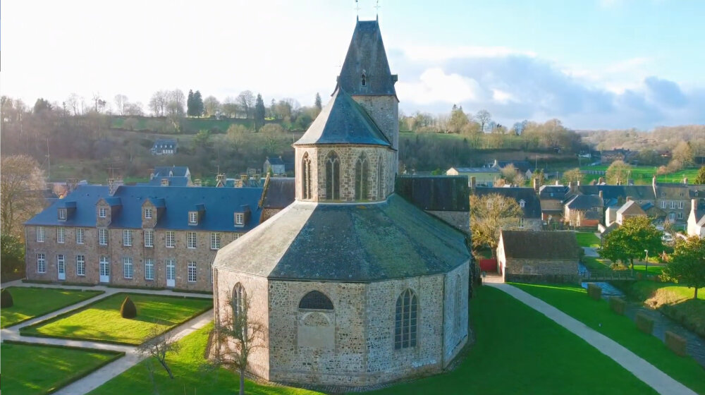 Kupili su kuću u Francuskoj za 13.000 evra, a da je nisu ni videli: Šta su uradili Elen i Džozef? 1