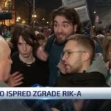 "Dokaz da smo trn u oku": Režimski tabloidi poveli kampanju protiv aktiviste koji je sinoć protestovao ispred RIK-a i tražio plan od opozicije 2