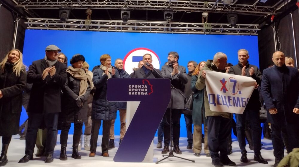 Vidimo se 18. decembra da proslavimo pobedu: Završen skup "Srbija protiv nasilja" u Kragujevcu 1