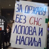 Završen šesti protest ispred RIK-a, od večeras sedmoro političara štrajkuje glađu, za sutra najavljen veliki skup (FOTO, VIDEO) 8