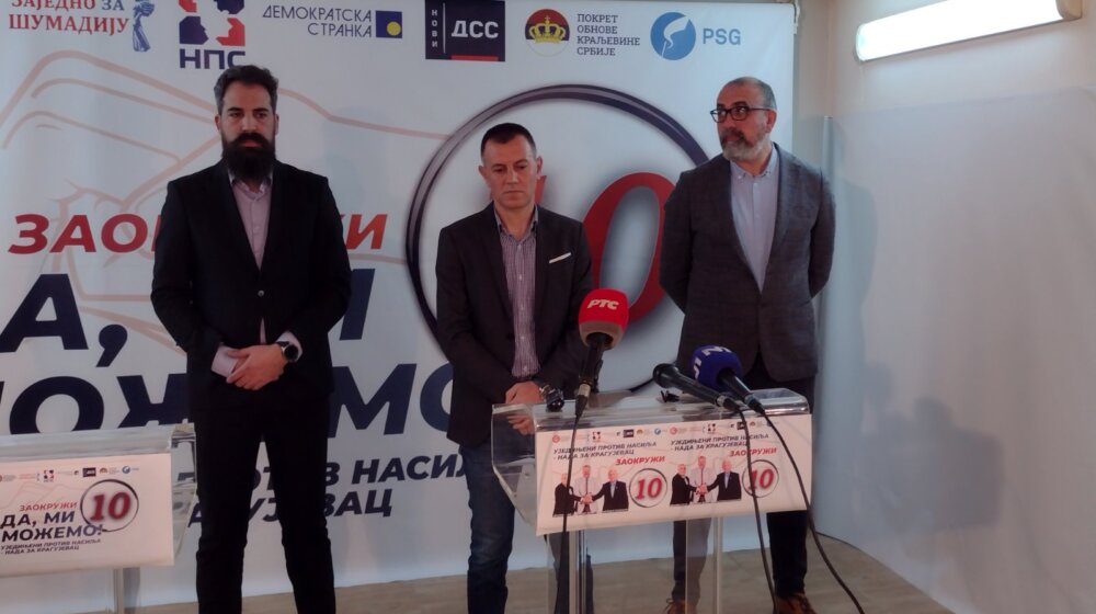 UPN Kragujevac: Prijavljene nepravilnosti, organizovano dovoženje na glasanje, spiskovi i koverte oko biračkih mesta 1