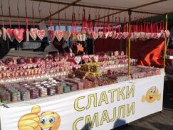 Vavedenjski vasar Kragujevac 17 Od Putina do termo gaća sa sigurnosnom kamerom: Reporter Danasa na Vavedenjskom vašaru u Kragujevcu (FOTO) 18