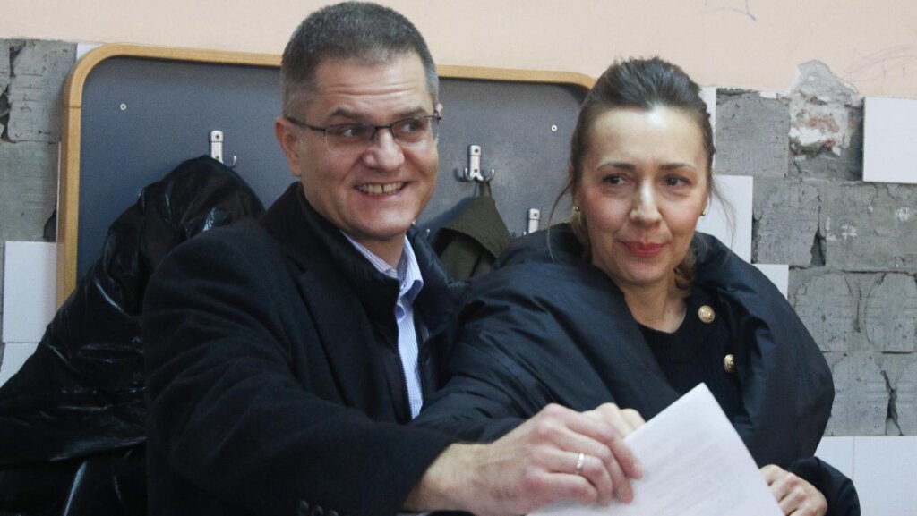 Narodna stranka i Dosta je bilo čekaju Dveri, a Dveri poziv koalicije NADA za zajednički nastup desnice na beogradskim izborima 1