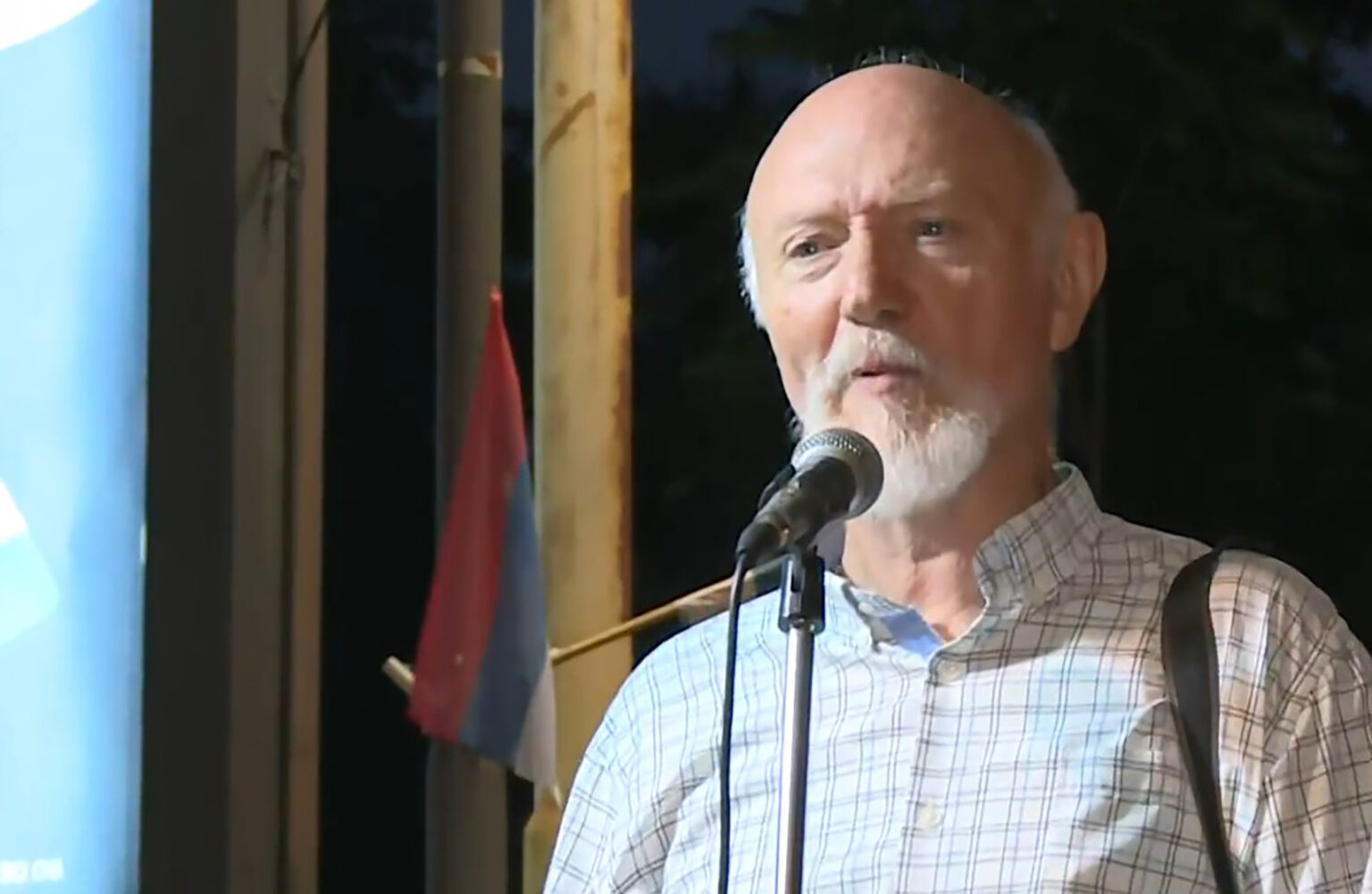 "Vlast je već izgubila glavu": Dragoljub Zamurović za Danas o ponavljanju istorije, protestima, fotografijama sa ratišta... 1