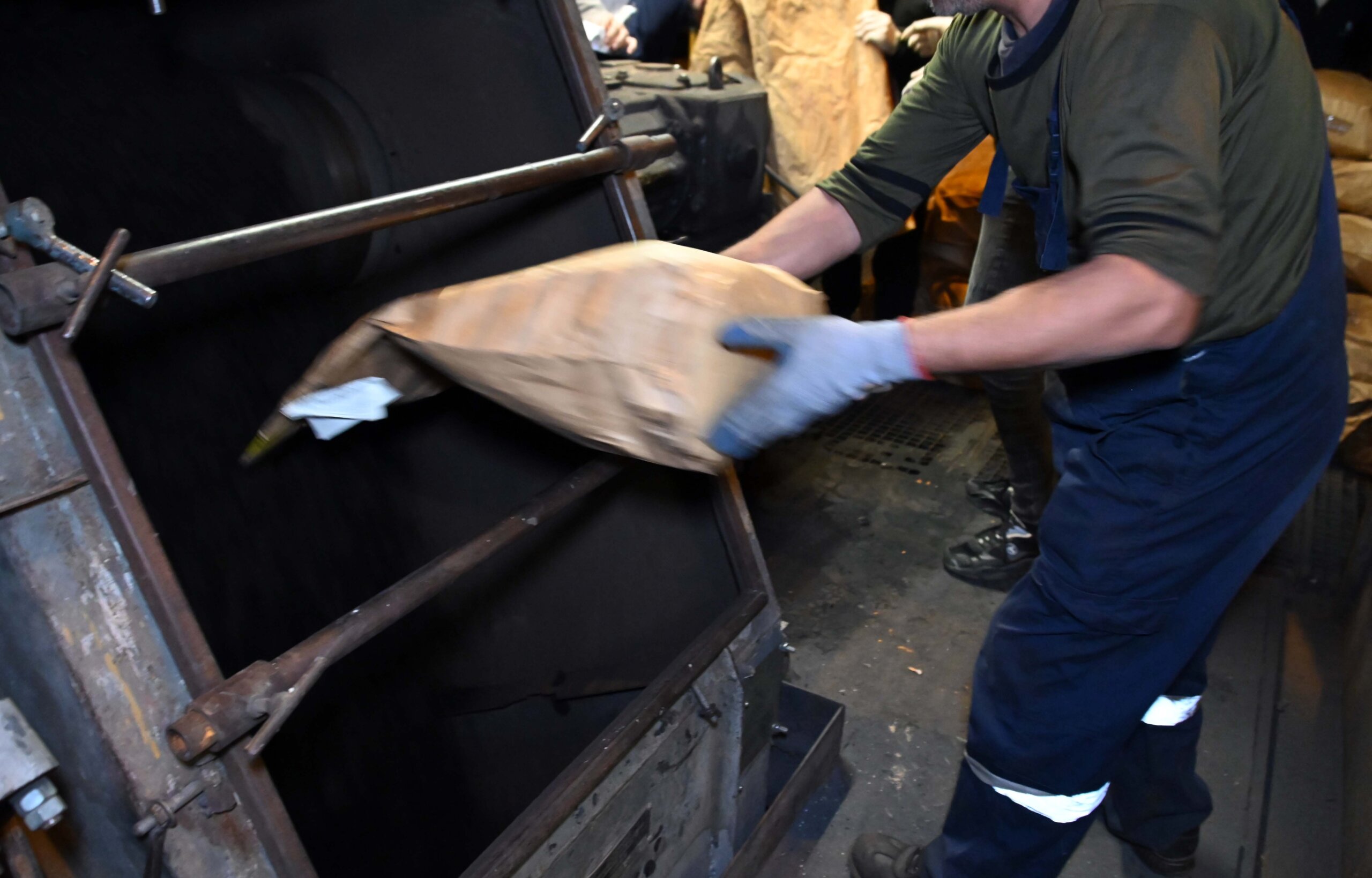 Policija u Obrenovcu spalila više od tone narkotika (FOTO) 3