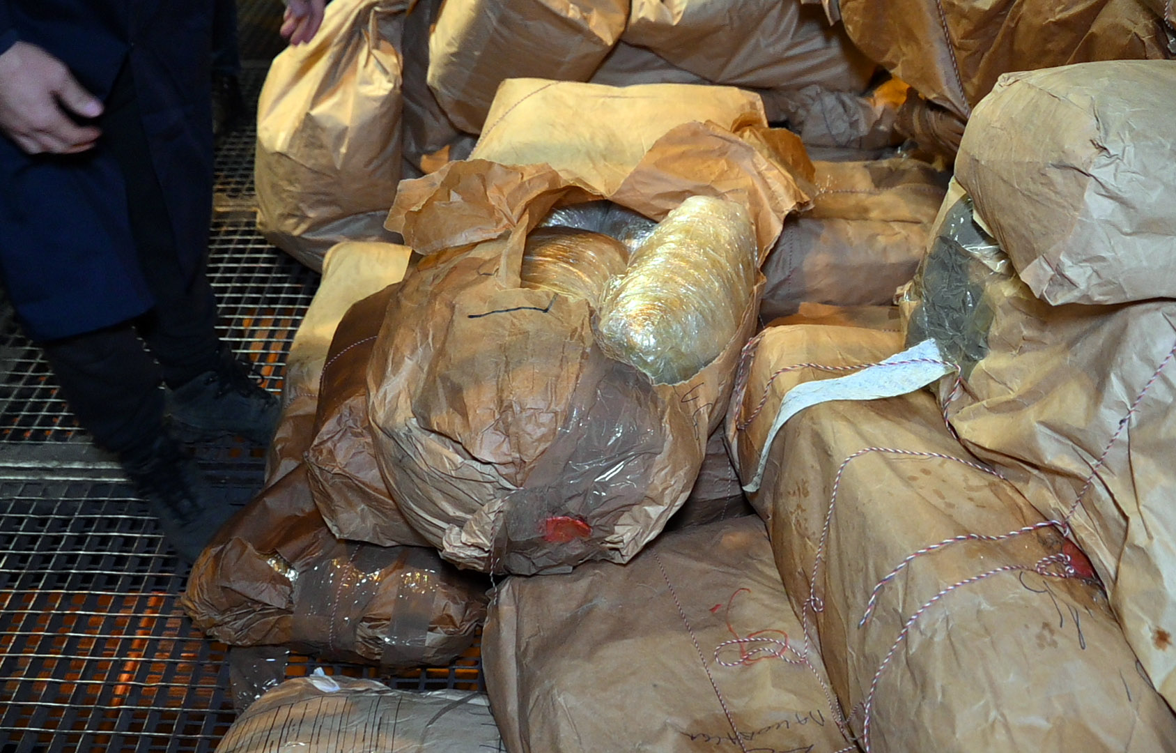 Policija u Obrenovcu spalila više od tone narkotika (FOTO) 4