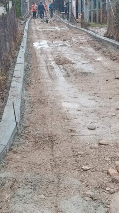 foto, delijski vis ponovo asfaltziranje 3, foto d. velickovic "Zašto Grad ne isplati svega desetak građana koji koče dolazak asfalta?": Nastavljaju se protesti građana niškog naselja Delijski Vis 7