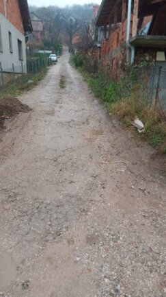 foto, delijski vis ponovo asfaltziranje 4, foto d. velickovic Građani niškog naselja Delijski Vis u petak ponovo blokiraju saobraćaj, tražeći asfalt i kanalizaciju 7