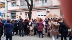 "Sve ovo postaje nesnošljivo": Protest Unije sindikata prosvetnih radnika Niša zbog političke zloupotrebe prosvete i učenika 4