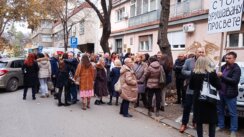 foto, protest prosvetara 13.12.23 6, foto z. miladinovic "Sve ovo postaje nesnošljivo": Protest Unije sindikata prosvetnih radnika Niša zbog političke zloupotrebe prosvete i učenika 6