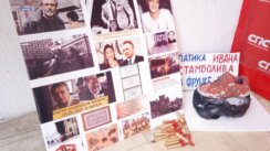 foto, srdjan nonic performana spovodom spomen sobe slobodana milosevica, foto z. miladinovic "U spomen sobi Slobodana Miloševića trebalo bi da se nađu i sećanja na ratove, hiperinflaciju, politička ubistva": Protestni performans ispred niške SPS 2