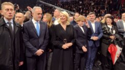 sns kragujevac miting Završni skup Vučićeve liste u Kragujevcu: Špalir aktivistkinja, Vučićev naklon i najjači aplauz za Nikolića (FOTO) 6