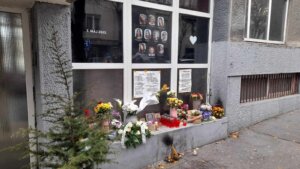 Pojedina deca se nose s "krivicom preživelih": Šta piše u analizi Radne grupe Vlade Srbije osam meseci nakon tragedija u Ribnikaru i kod Mladenovca? 2 Pojedina deca se nose s "krivicom preživelih": Šta piše u analizi Radne grupe Vlade Srbije osam meseci nakon tragedija u Ribnikaru i kod Mladenovca? 2
