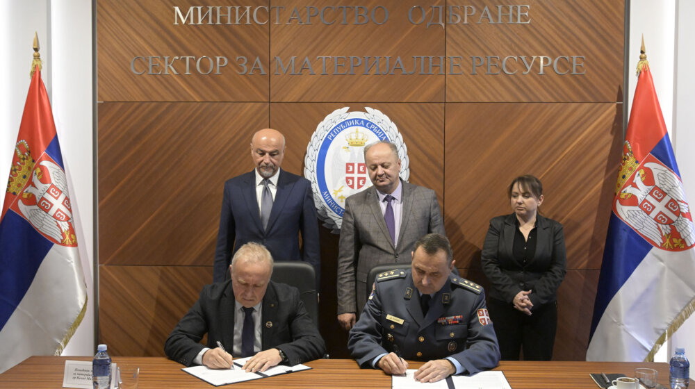 Ministarstvo odbrane i odbrambena industrija Srbije potpisali ugovore vredne 100 miliona evra 1