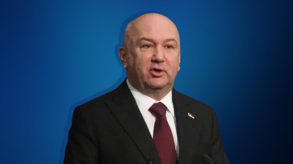 Ko je Nenad Popović, predsednik Srpske narodne partije, koga je odlikovao Putin 1